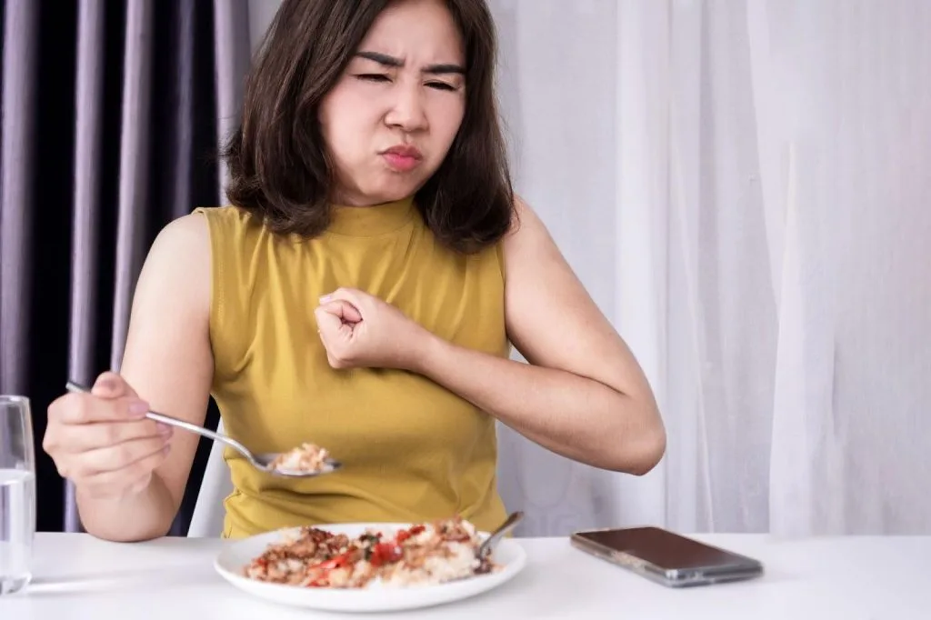 Difficulty in swallowing the food